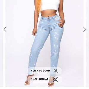 Boyfriend jeans with fashion paint marks